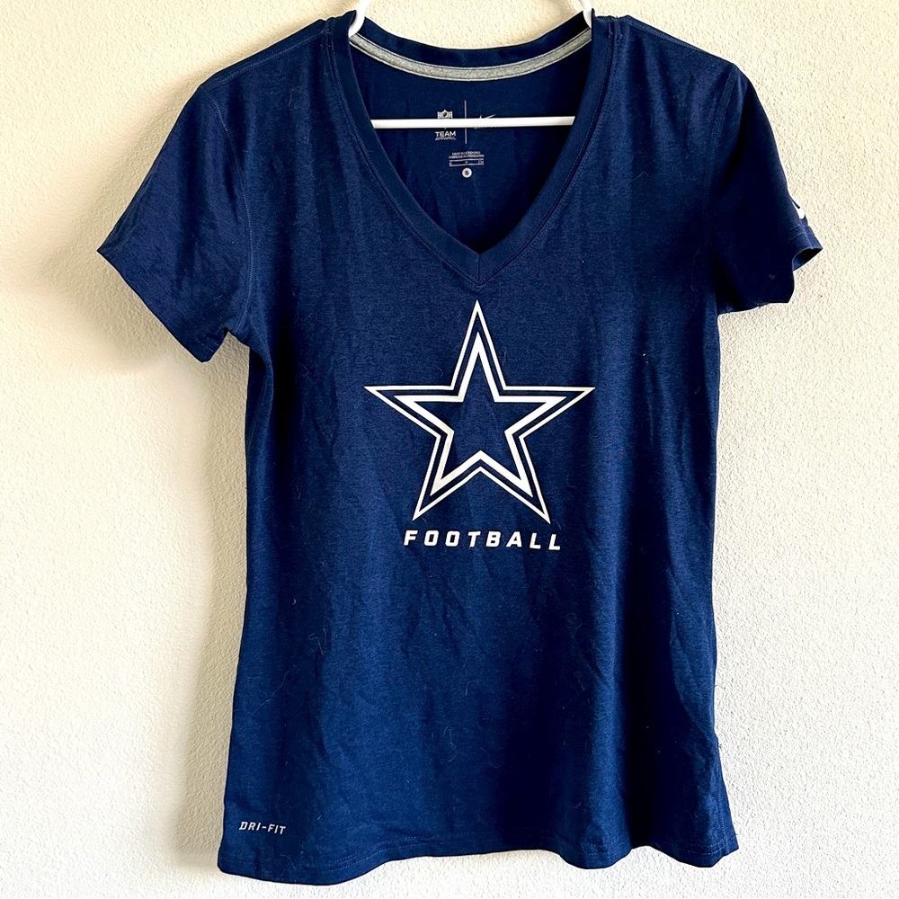 NWOT Nike Dri-Fit Dallas Cowboys Short Sleeve V-Neck Tee